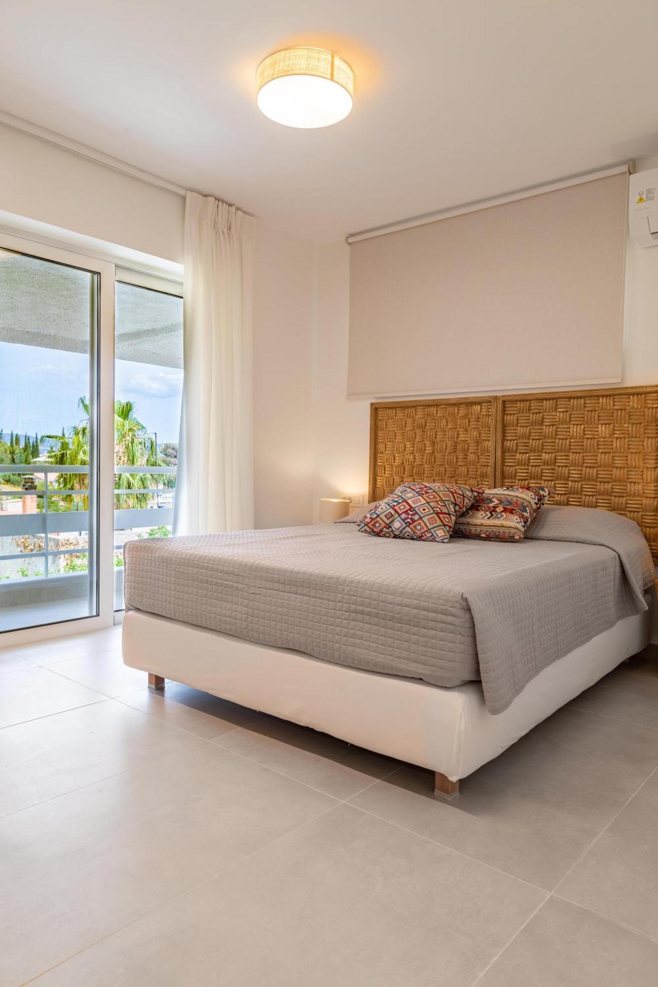 Arancia Elegant Rooms And Suites Толон Экстерьер фото