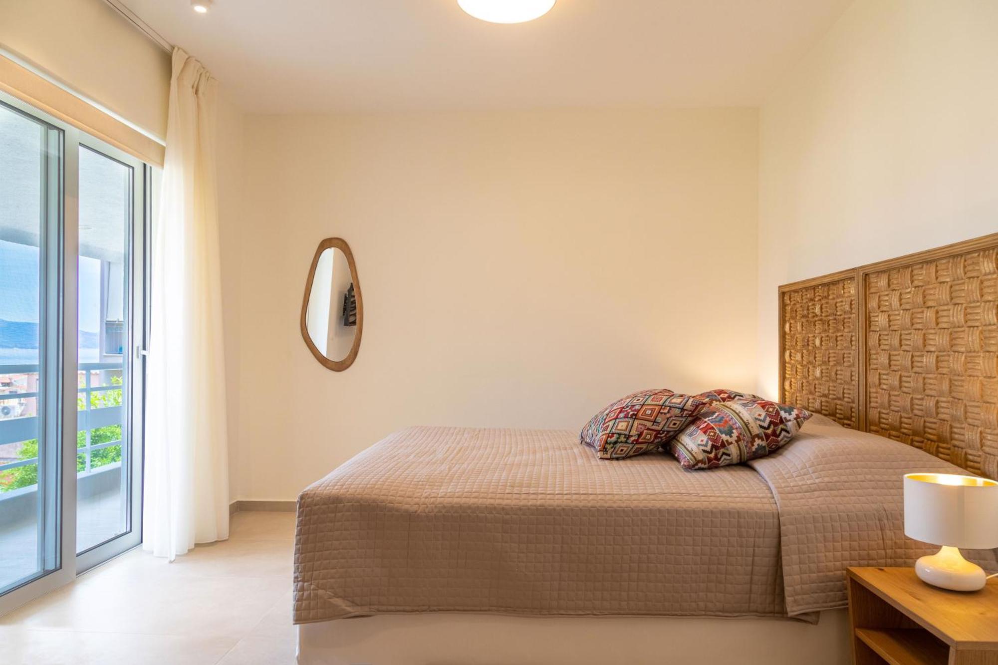Arancia Elegant Rooms And Suites Толон Экстерьер фото