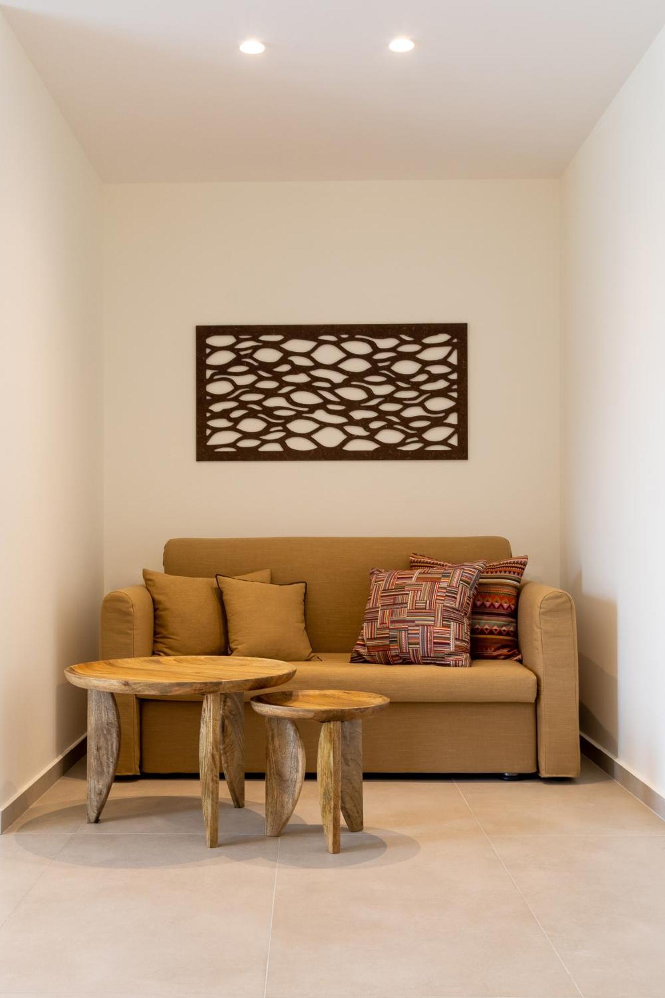 Arancia Elegant Rooms And Suites Толон Экстерьер фото
