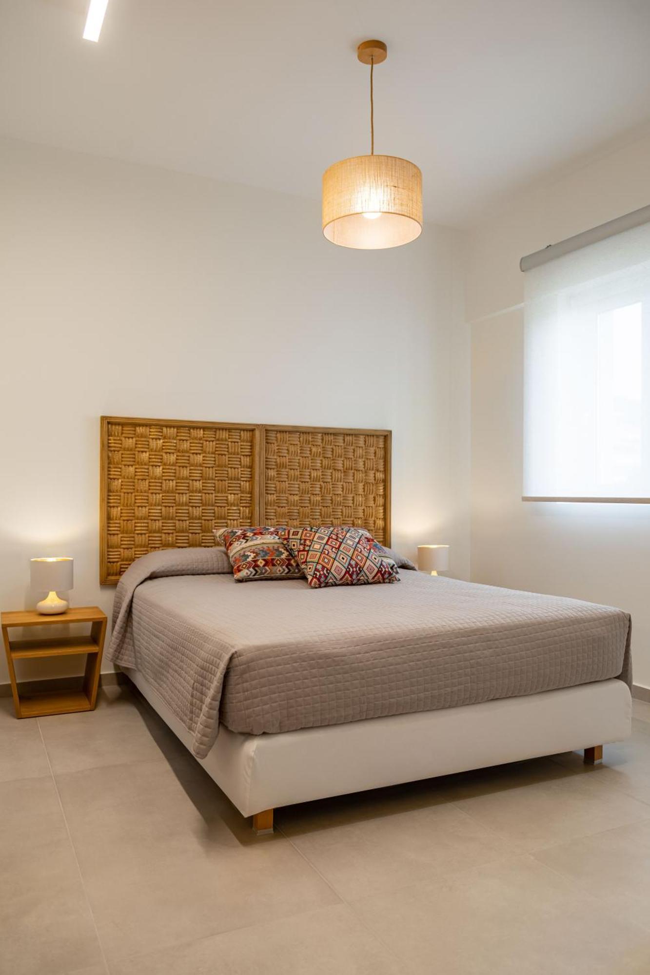 Arancia Elegant Rooms And Suites Толон Экстерьер фото