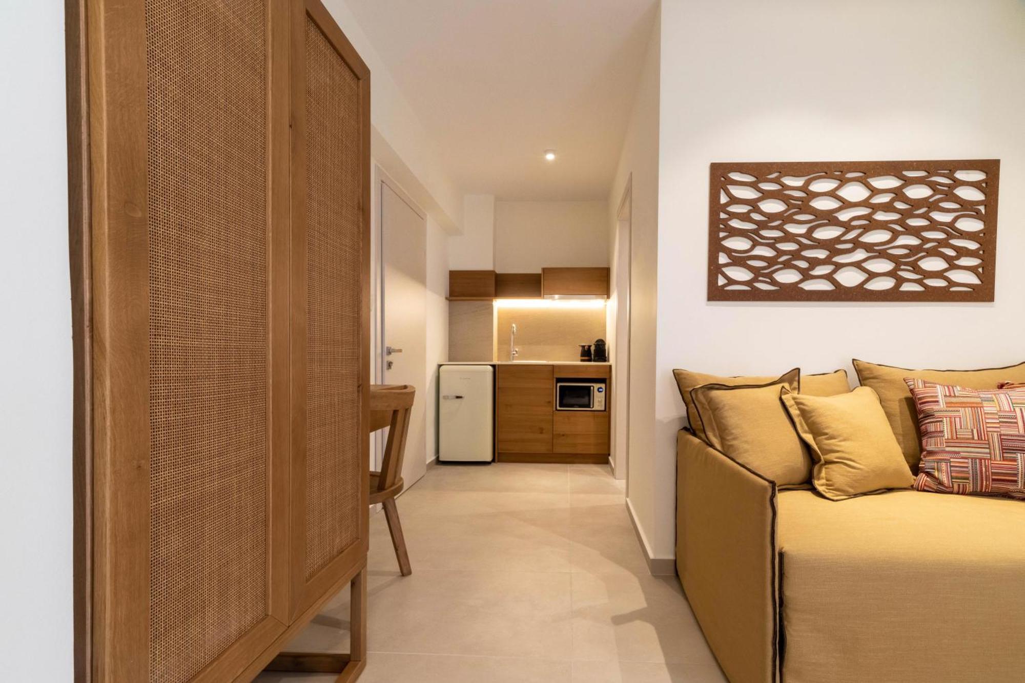 Arancia Elegant Rooms And Suites Толон Экстерьер фото