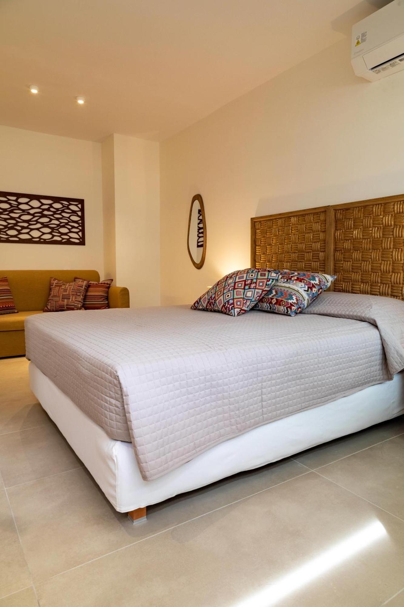 Arancia Elegant Rooms And Suites Толон Экстерьер фото