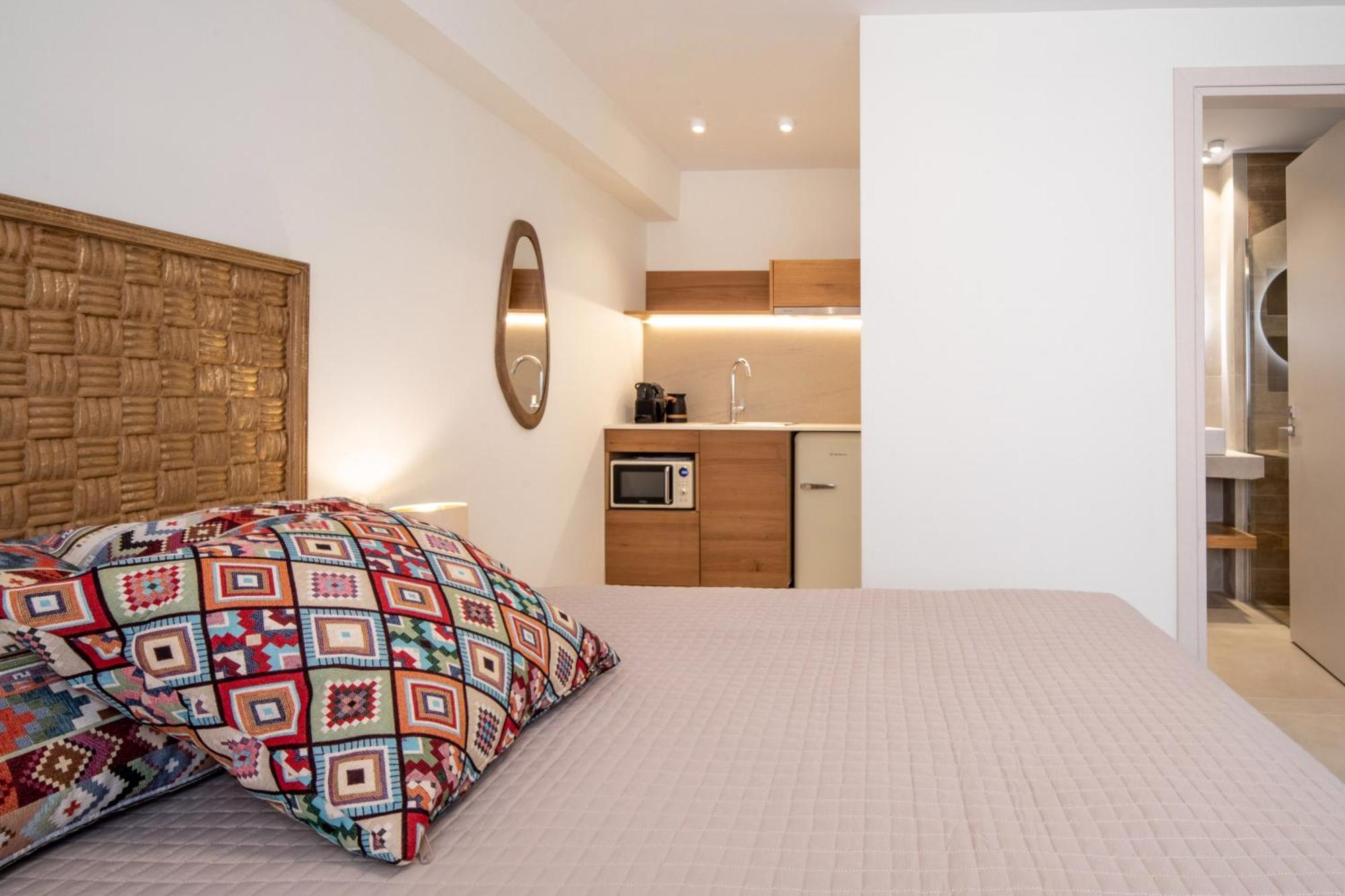 Arancia Elegant Rooms And Suites Толон Экстерьер фото