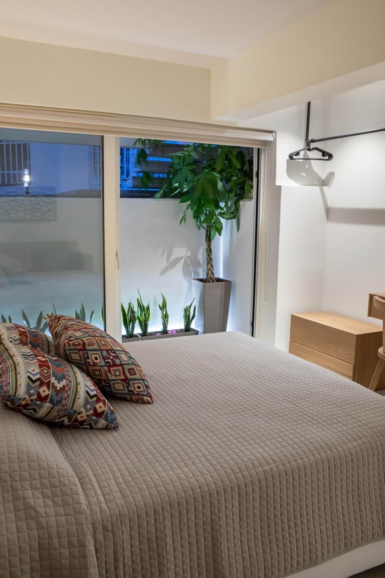 Arancia Elegant Rooms And Suites Толон Экстерьер фото