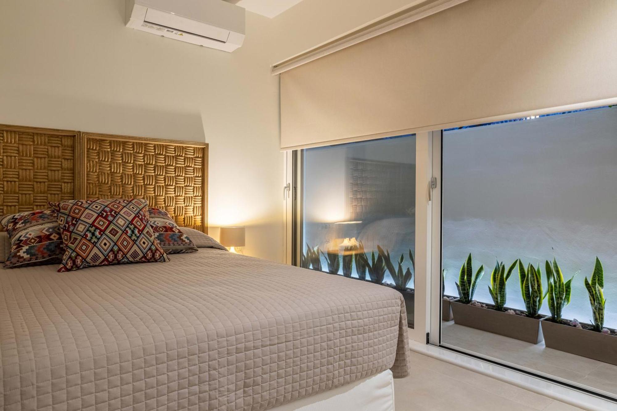 Arancia Elegant Rooms And Suites Толон Экстерьер фото